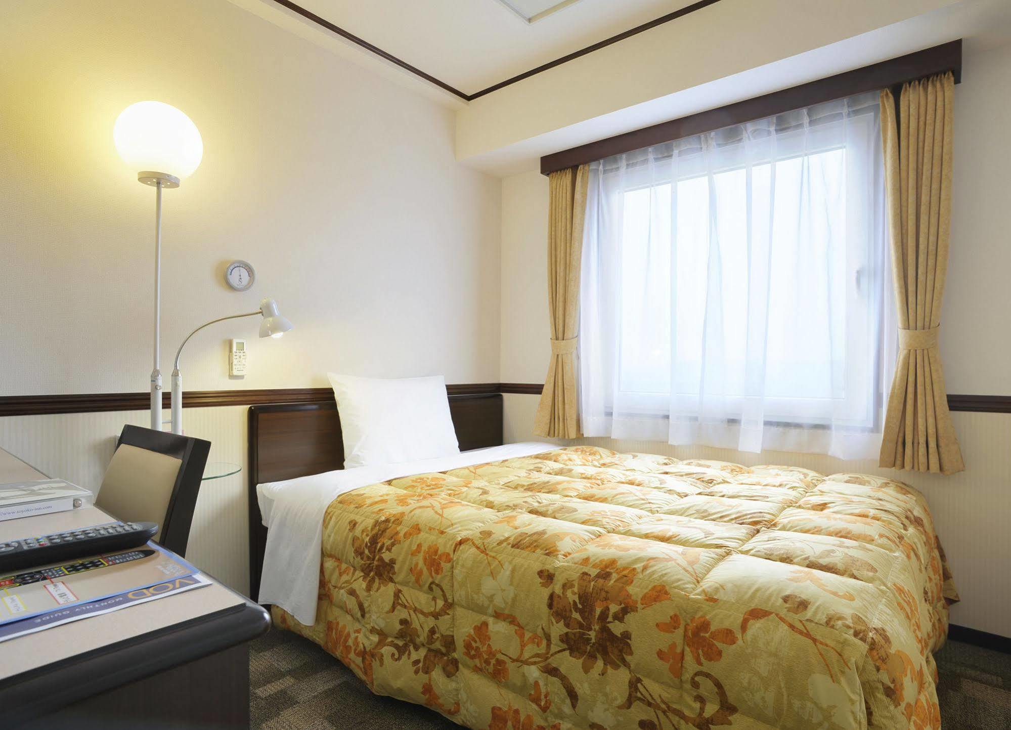 Toyoko Inn Hokkaido Tomakomai Ekimae Exterior foto