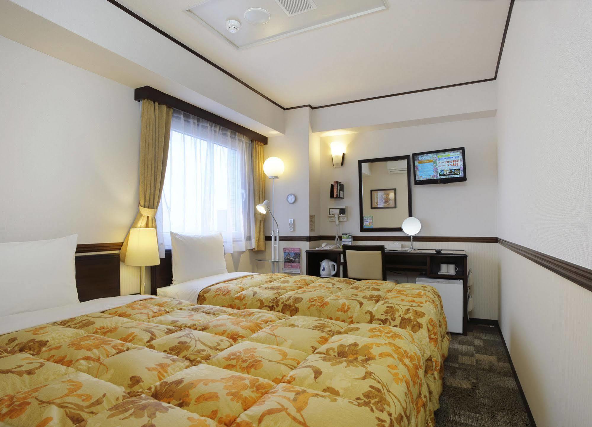 Toyoko Inn Hokkaido Tomakomai Ekimae Exterior foto